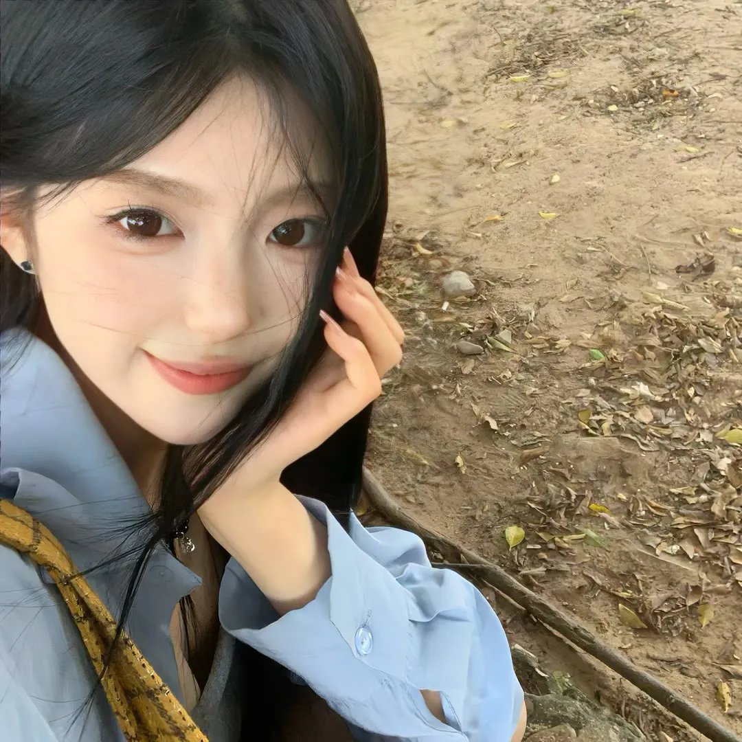 穿着旗袍的女孩